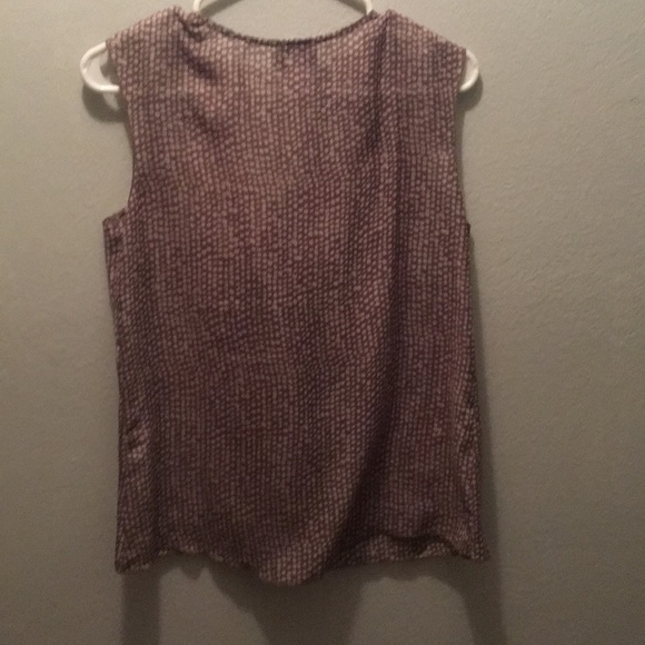 Loft Sleeveless 100% polyester top. Good condition - Picture 2 of 3